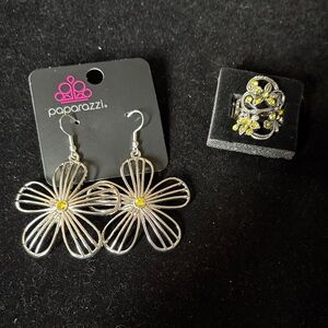 Paparazzi Silver Floral Earrings with Yellow Centers and Matching Stretch Ring